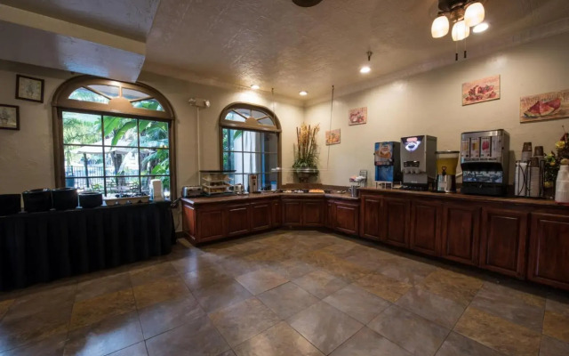 Vanllee Hotel and Suites