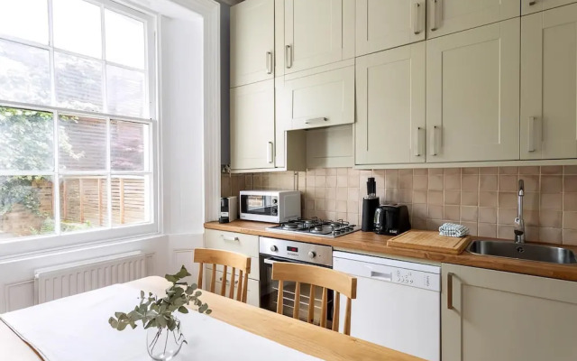 Two Bed Notting Hill Gem