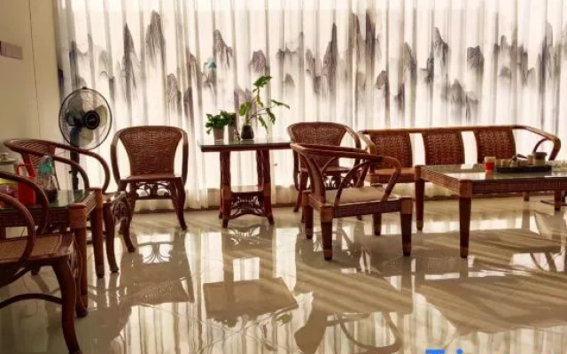 Zhongshan Business Hotel