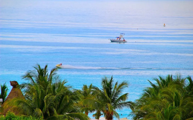 Las Brisas Condominios