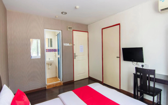 OYO 89891 1st Inn Hotel Subang (SJ15)