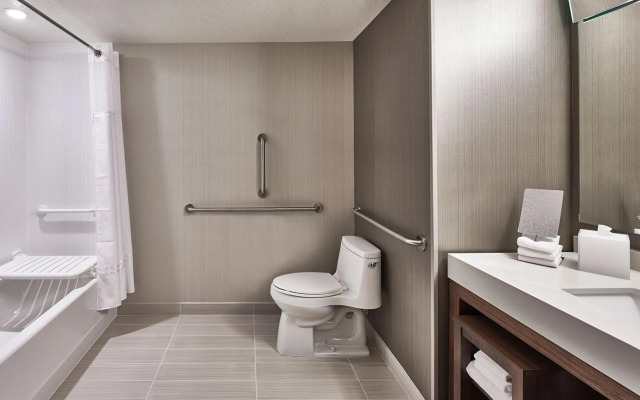 Courtyard by Marriott Minneapolis West