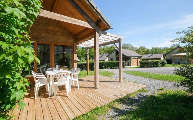Snug Holiday Home in Signy le Petit with Private Terrace