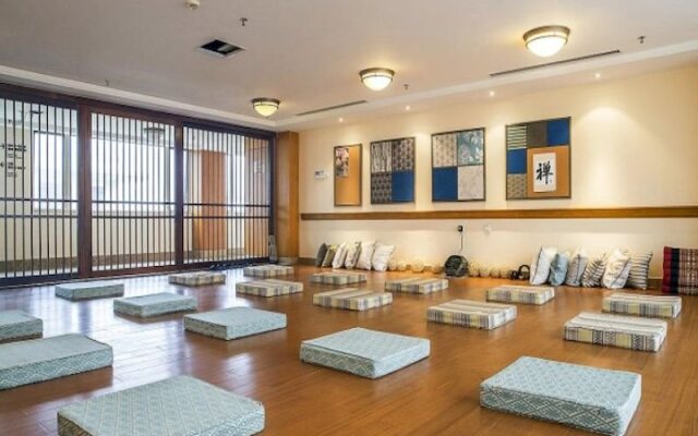 Golden Height Hotel