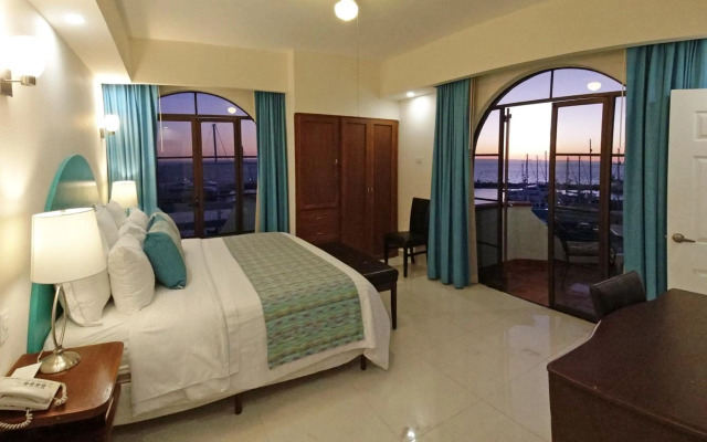 The Westmarine Waterfront Hotel