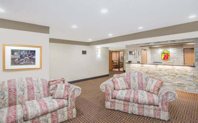 Super 8 by Wyndham Knoxville