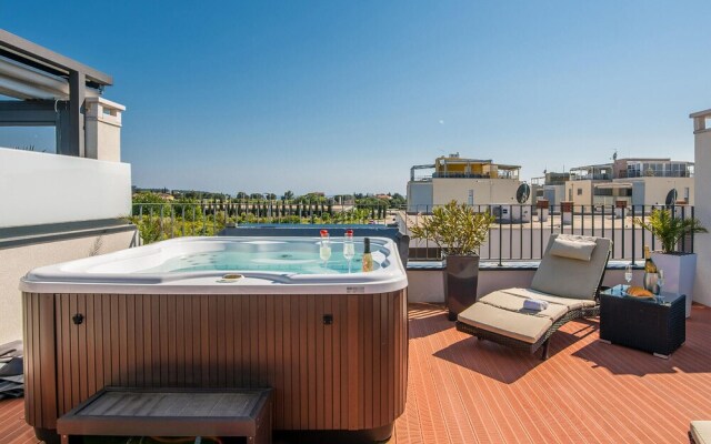 Awesome Home in Novigrad With Jacuzzi, Wifi and 3 Bedrooms