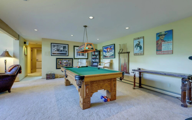 Vail 'treehouse' + Hot Tub, Sauna & Mtn Views