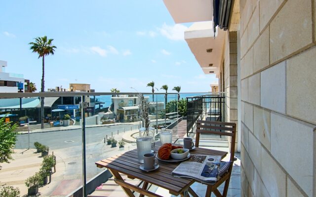 Phaedrus Living: Seaside Luxury Flat Athina 21