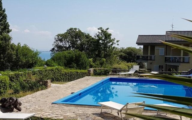 Navarro Hill Resort