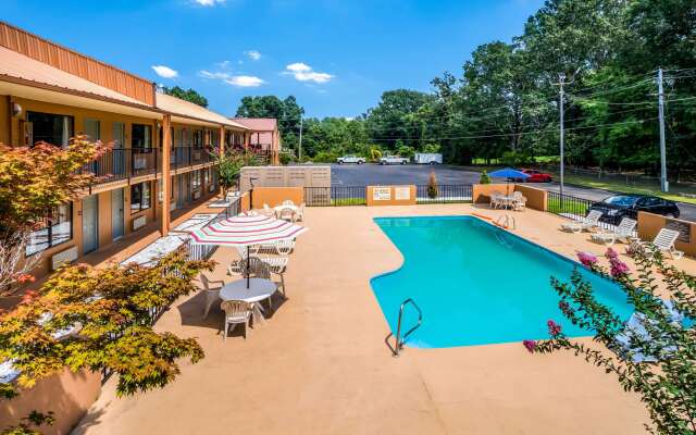 Quality Inn & Suites Corinth West