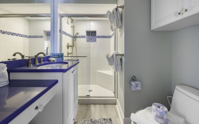 Loggerhead 314 2 Bedroom Condo by RedAwning