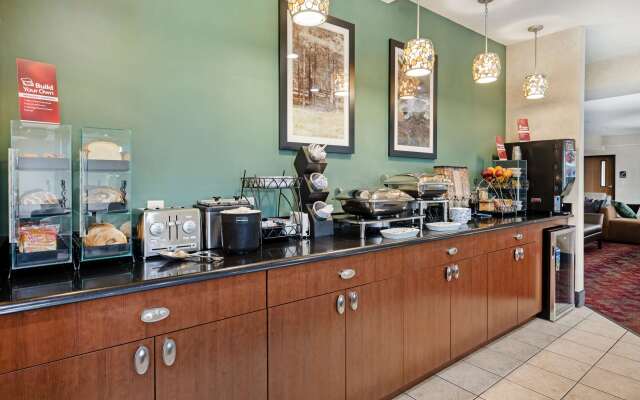 Best Western Plus Howe Inn