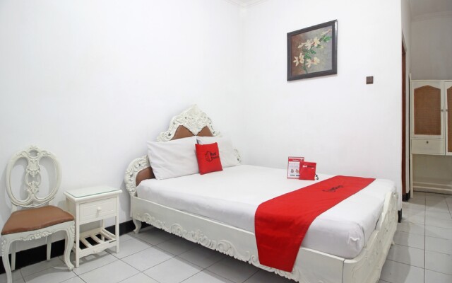 RedDoorz Plus @ Taman Siswa 3