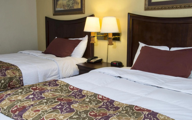 Lamplighter Inn & Suites - South