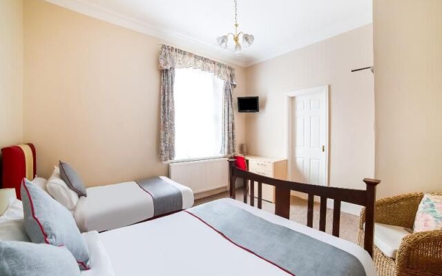The Briary Hotel - Guest House