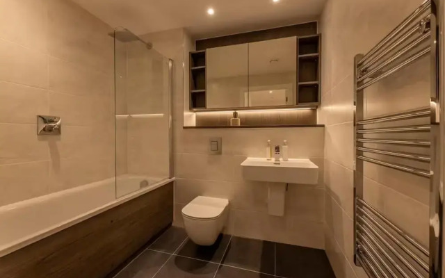 2br-sleeps4-parking-central-cityview