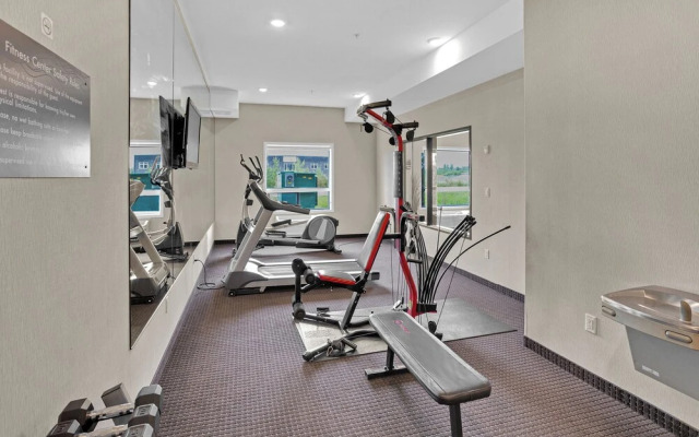 Duvernay Inn & Suites