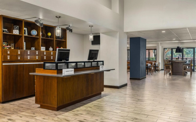 Four Points by Sheraton Greensboro Airport