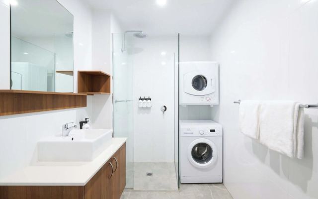 Abode Hotel Malua Bay