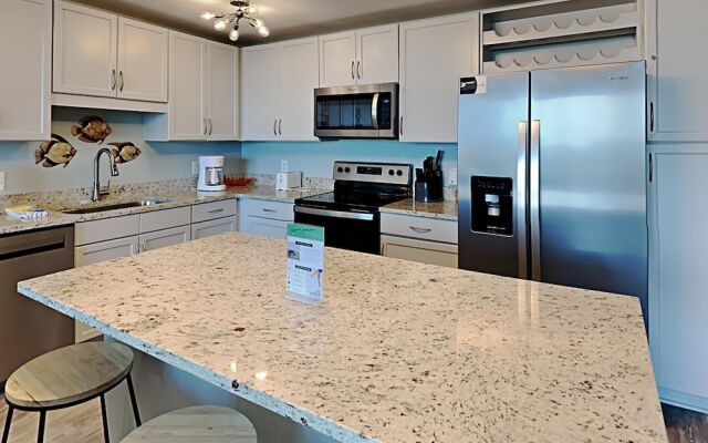 Laketown Wharf #1636