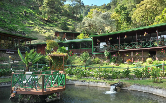 Trogon Lodge