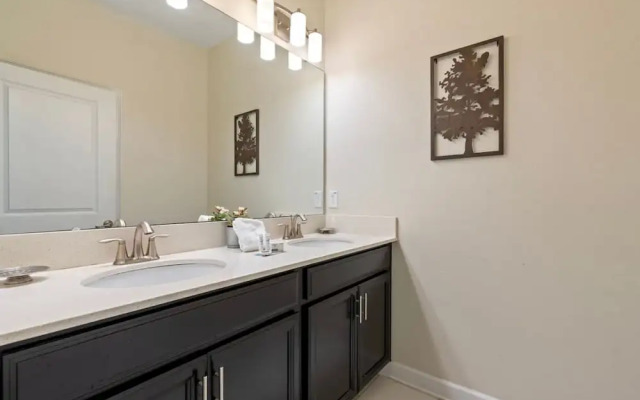 Amazing 5bdr House w Pool -4857