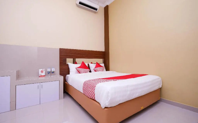 Super OYO 1506  Shabrina 2 Syariah