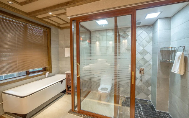 Riverside Boutique Inn