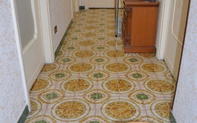 Roman Flats