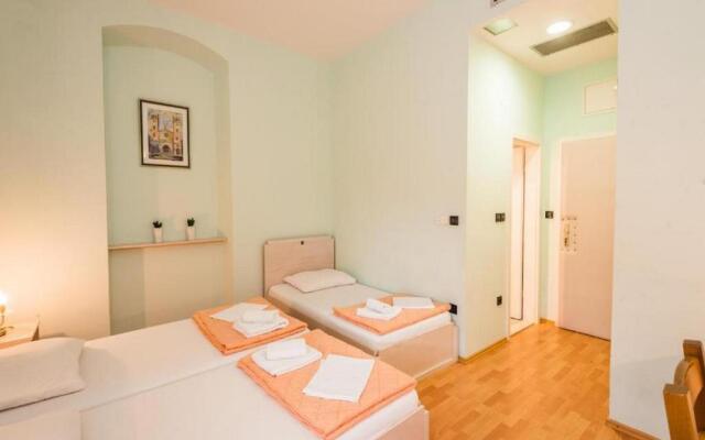 Guesthouse Aurora
