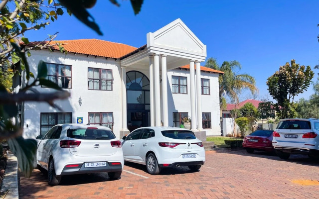 Kamsa Royal Guest House - Waterkloof Ridge