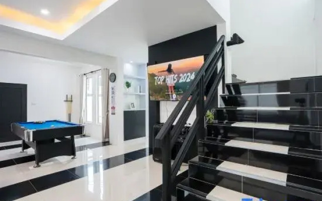 White Chocolate Pool Villa