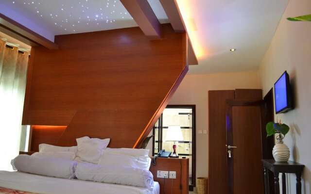 The Walkgard Transit Hotel