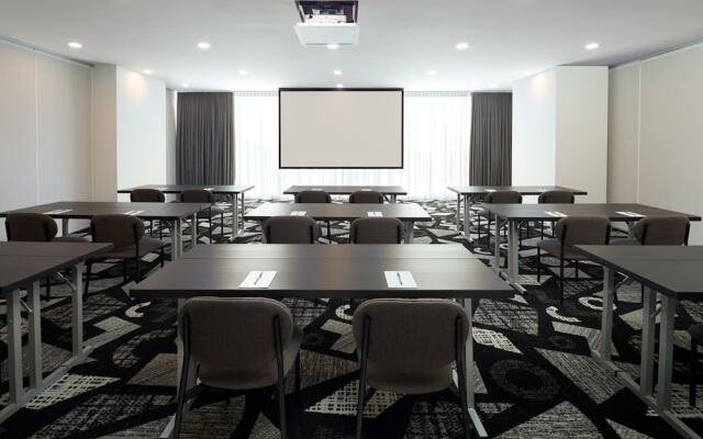 Courtyard By Marriott Montreal Laval