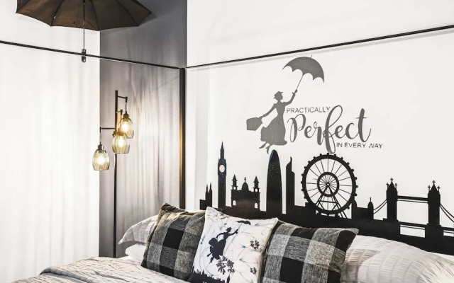 Themed Rooms & Pool in Storey Lake Resort