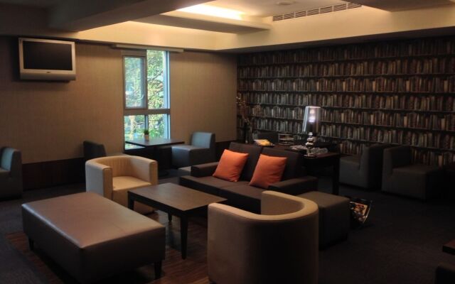 SLV Business Hotel