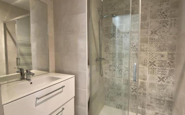 Plein centre, T3 5P totalement rénové 55m2. WIFI