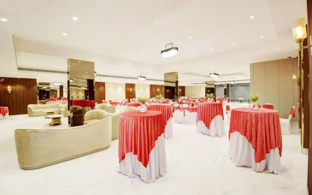 Saltstayz Premier – Galleria Market Road & Sector 27