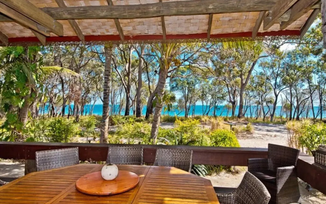 Moreton Island Accommodation Bali House