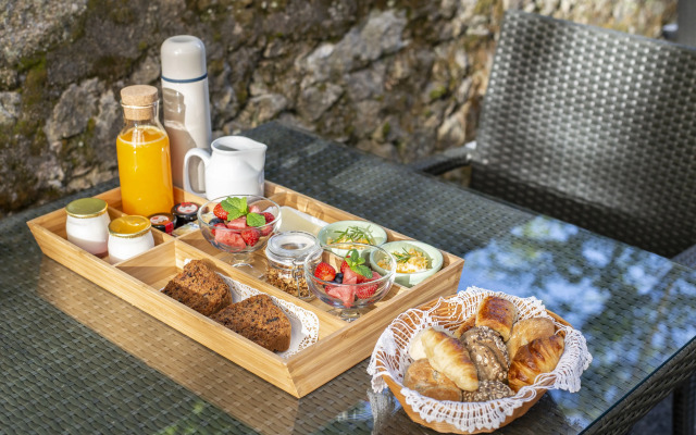 Oporto Collection Rosario- Luxury Suites