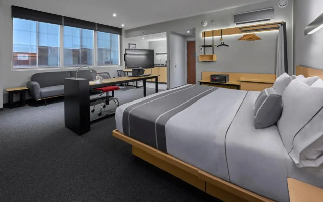 City Express Plus by Marriott Ciudad de México Santa Fe