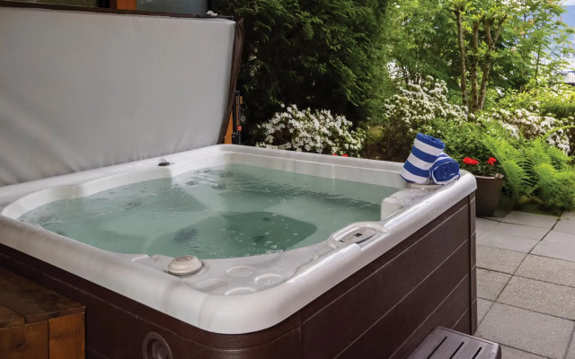 Brentwood Bay Resort & Spa