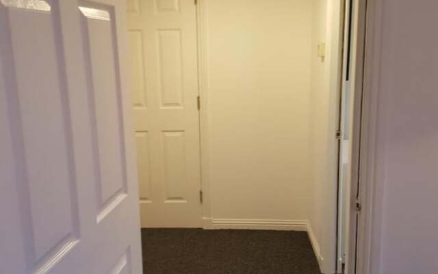Bathgate Contractor and Business Apartment