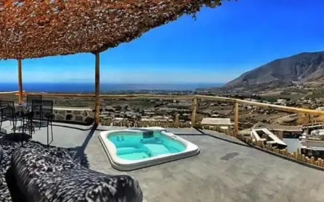 Karpimo & Fertimo Suites Santorini