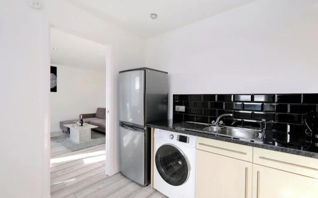 Orange Apartments - Belgrave Mansions