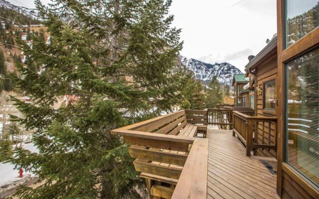 1490OAK Grandview Condo