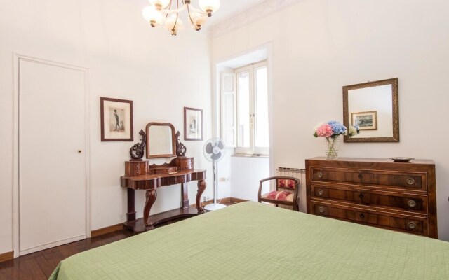 RSH Spanish Steps Luxury Apartment