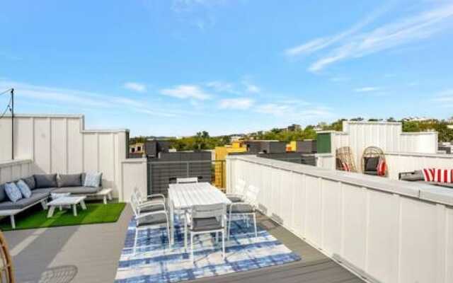 New Blue Bird Haven 13beds Rooftop View Free Parking