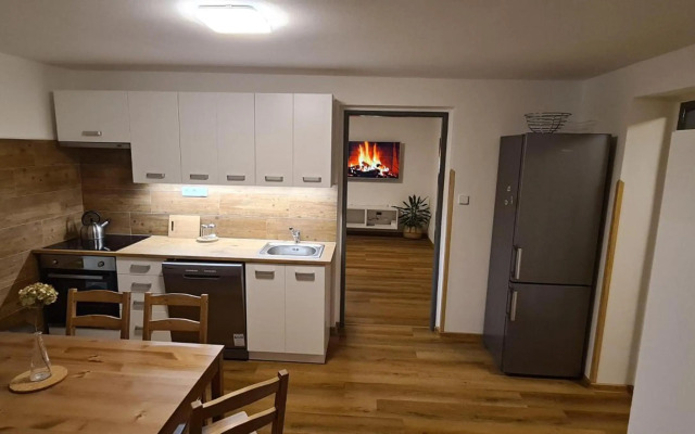 Chalupa Rochlitz s horkým koupacím sudem